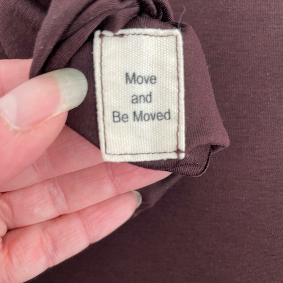 Vuori Mens Strato Tech T Shirt SizeL/ XL Maroon Performance Excellent Gym Soft - Picture 6 of 6